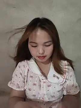 Mina_xYx Adlı Modelin Canlı Sohbet Odası