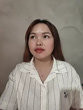 Mina_xYx Adlı Modelin Canlı Sohbet Odası