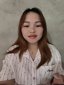 Mina_xYx Adlı Modelin Canlı Sohbet Odası