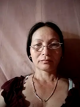 Živá chatovací místnost Cucci07
