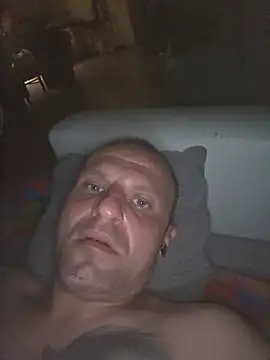 skizzoboy6 Adlı Modelin Canlı Sohbet Odası
