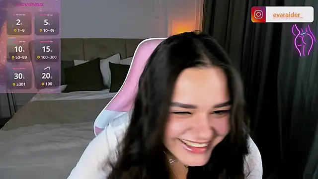 EvaRaider élő chatszobája