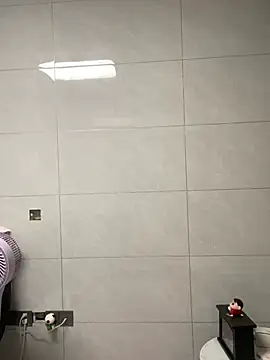 Puting_q Adlı Modelin Canlı Sohbet Odası