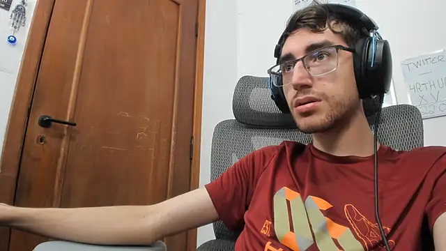 חדר צ'אט בשידור חי של 4rthurTV