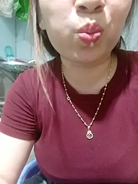 Pokój czatu na żywo – Sury_sexyy
