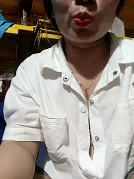 Pokój czatu na żywo – Sury_sexyy