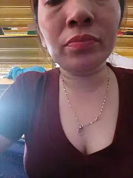 Pokój czatu na żywo – Sury_sexyy
