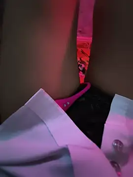 Chat soba uživo modela Enmy_24
