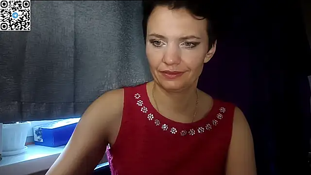 HotMamaQueen234 现场聊天室