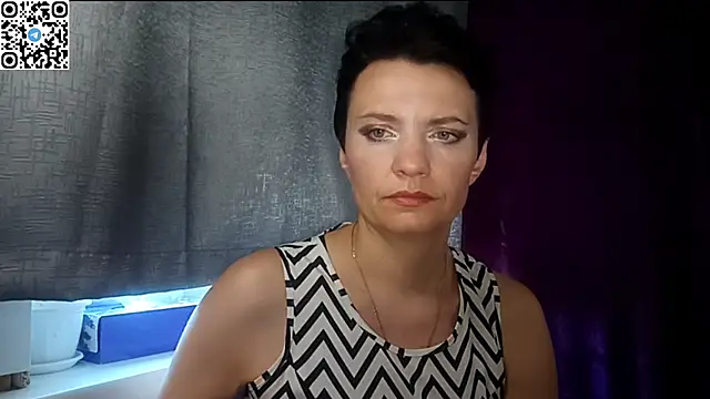 HotMamaQueen234: δωμάτιο απευθείας συνομιλίας