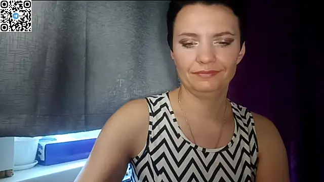 HotMamaQueen234 Adlı Modelin Canlı Sohbet Odası