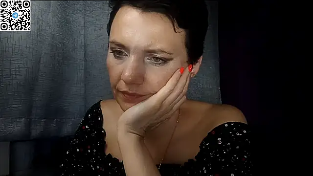 Pokój czatu na żywo – HotMamaQueen234
