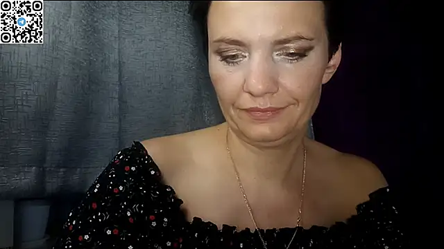 Sala de chat en directo de HotMamaQueen234
