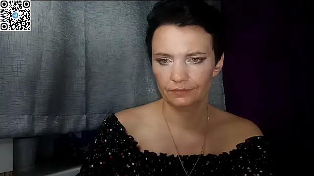 HotMamaQueen234 Adlı Modelin Canlı Sohbet Odası