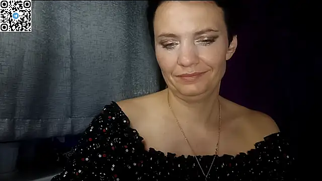 Pokój czatu na żywo – HotMamaQueen234