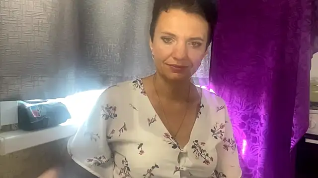 HotMamaQueen234 라이브 섹스 캠 쇼