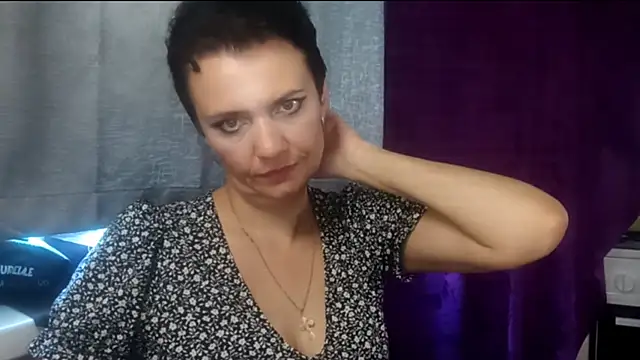 HotMamaQueen234: δωμάτιο απευθείας συνομιλίας