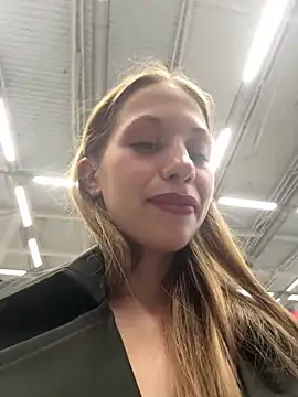 Olivia_Jemison Adlı Modelin Canlı Sohbet Odası