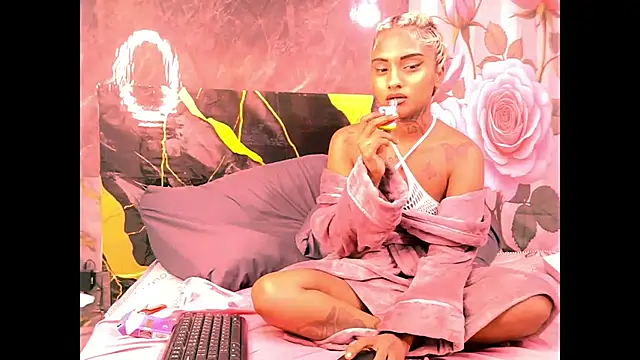 indian_barbie Adlı Modelin Canlı Sohbet Odası