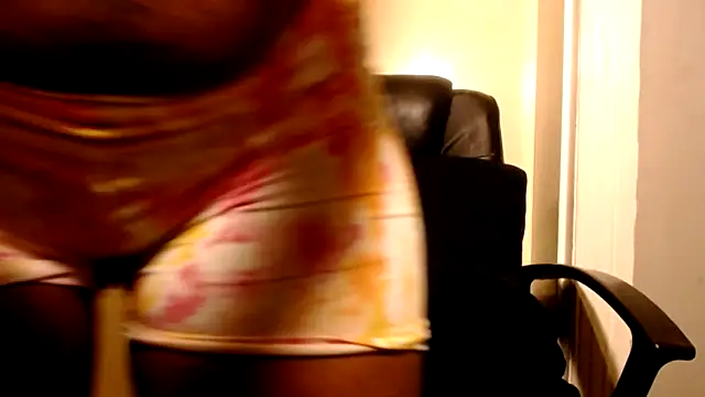 Sala de chat en directo de Hourglass_body