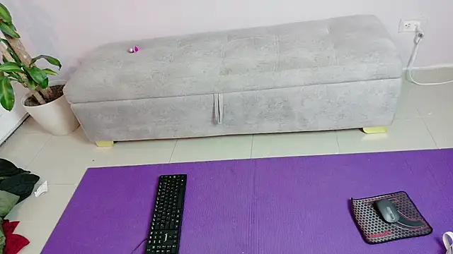 Zara_Fire Cameră chat live