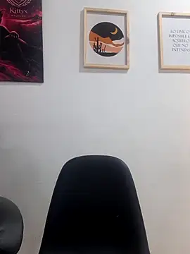AryahMoonn élő chatszobája