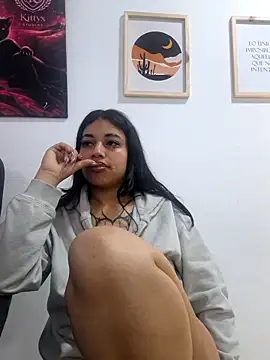 Chat soba uživo modela AryahMoonn