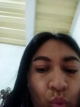 LatinSquirtBaby Live Chatrum