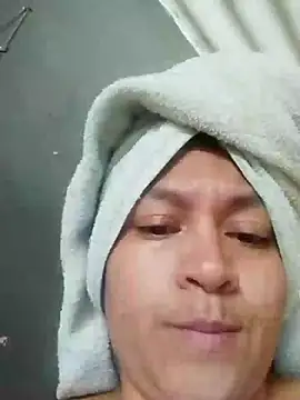 LatinSquirtBaby Live Chatraum