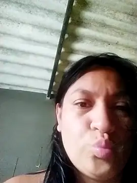 LatinSquirtBaby Cameră chat live