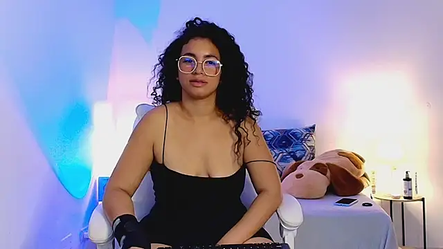 Luciianita_lov199 Adlı Modelin Canlı Sohbet Odası