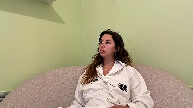 Julieta_Jol – Naživo chatovacia miestnosť
