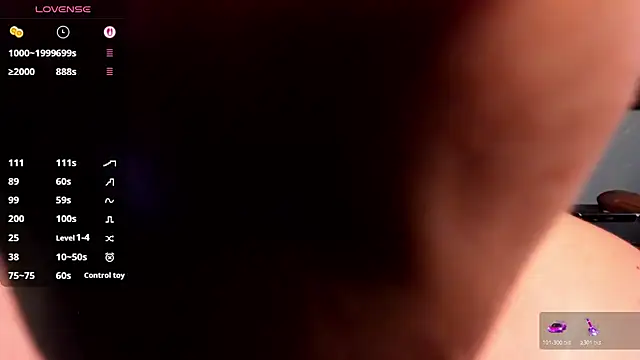 Kirarustle1 élő chatszobája