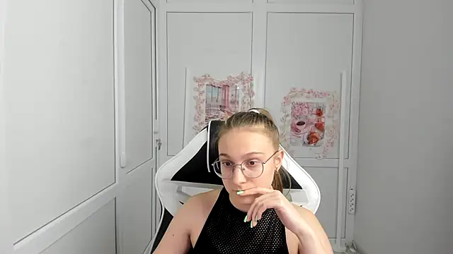 Živá chatovací místnost Mia_kristal