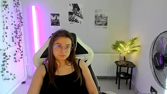 Pokazy przed seks kamerką na żywo – Mia_kristal