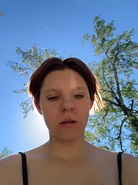 NinaParri Live Chatraum