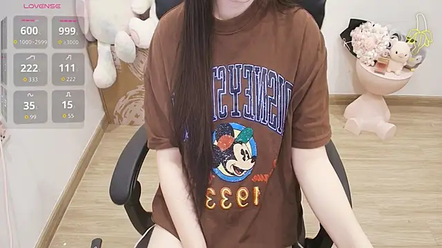 غرفة دردشة Nana_Chu المباشرة