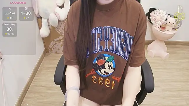 غرفة دردشة Nana_Chu المباشرة