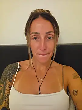 غرفة دردشة NicoleKaiser المباشرة