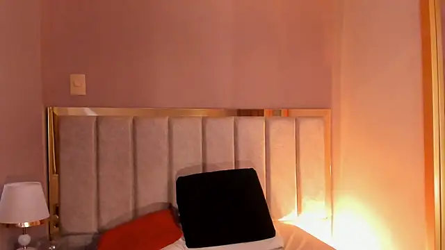 AnnieBlluee чат на живо