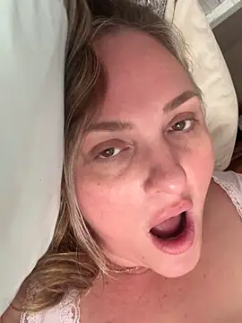 Živá chatovací místnost 1SexyQueen