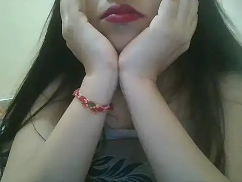 Qween_Seelu Adlı Modelin Canlı Sohbet Odası