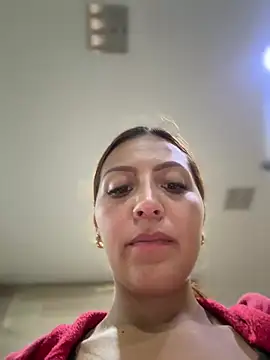Scarlett_tour Adlı Modelin Canlı Sohbet Odası