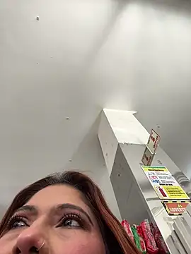 Jadeelara чат на живо