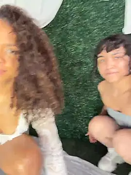 CurlyOopsieXXX's Webcam Show