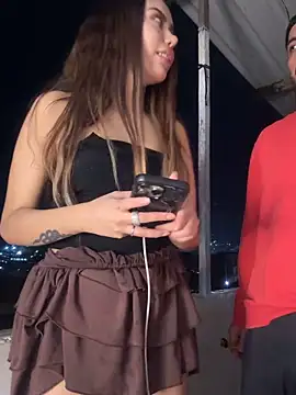 lindaandtony Adlı Modelin Canlı Sohbet Odası