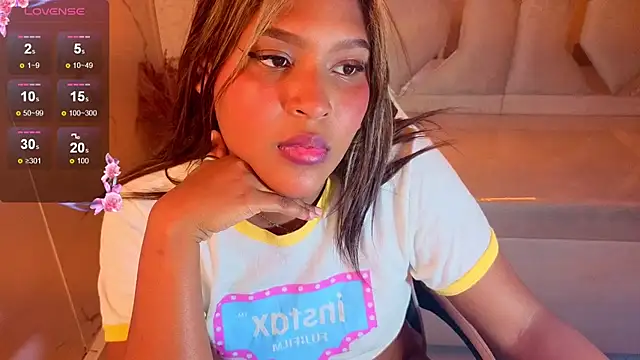 naomitp's Live Chat Room