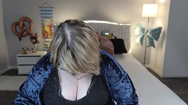 دردشة BonnnyBoobsy الجنسية المباشرة