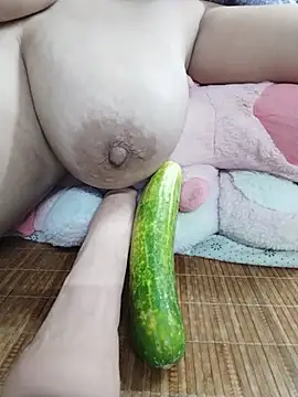 Bigboobs909 Adlı Modelin Canlı Sohbet Odası