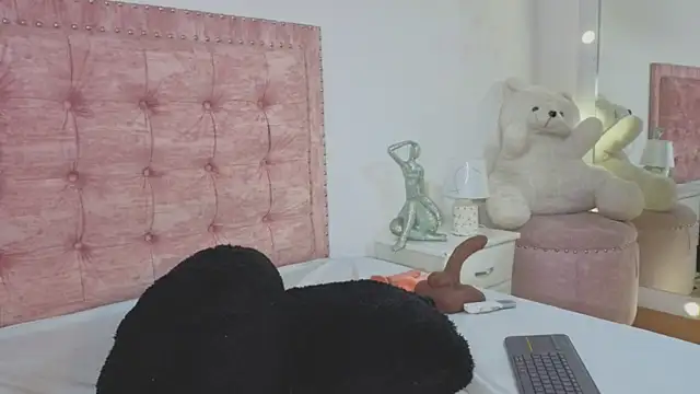 חדר צ'אט בשידור חי של AilinRose